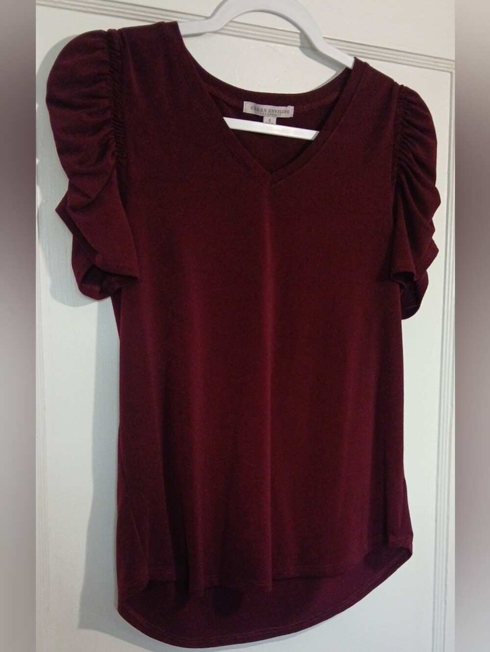 Green Envelope Burgundy V-Neck Puff Sleeve Tee - Picture 2 of 7